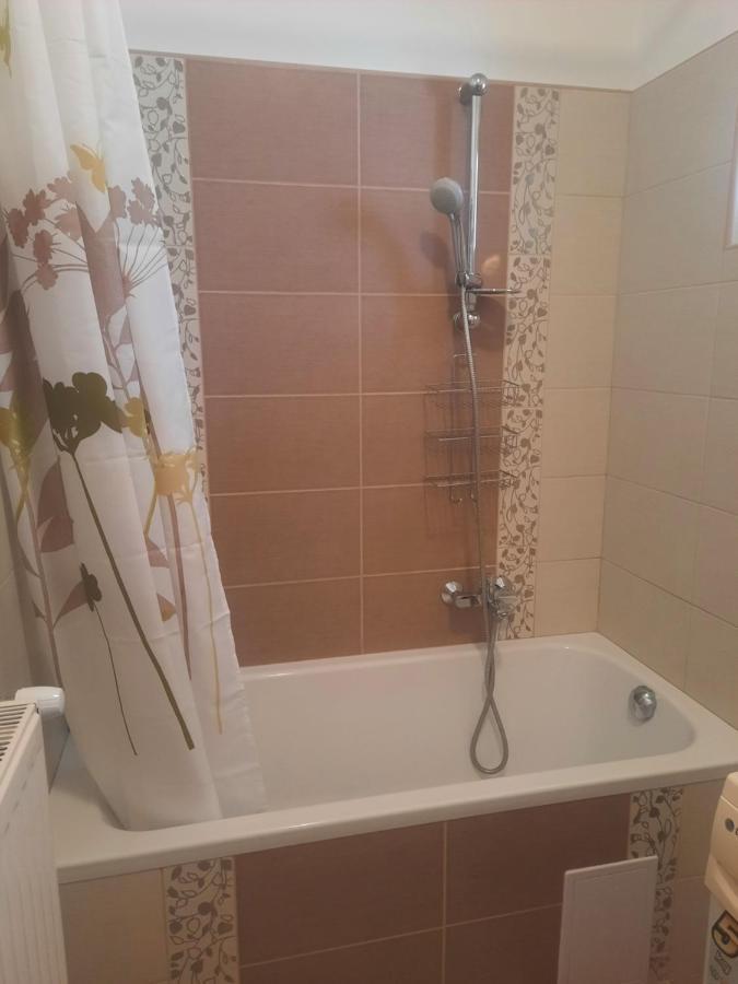 Livia Apartman Hévíz Buitenkant foto