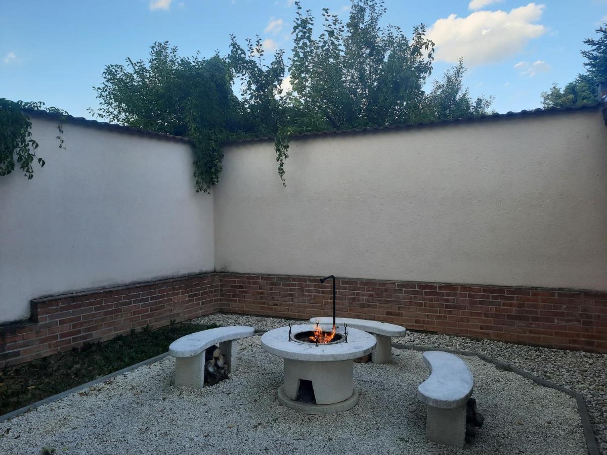 Livia Apartman Hévíz Buitenkant foto